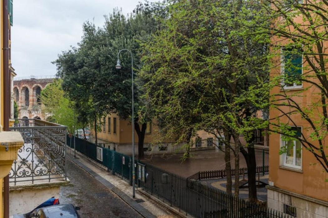 Comfortable Apartment Behind Arena Di Verona Exterior foto